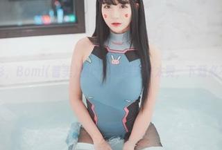 这白衬衫，Bomi(普美)的cos演绎手法太赞，下载必不可少！