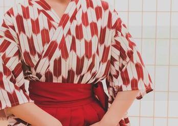 GIRLT果团网 – 不用去餐馆，酸酱兔的全套油亮福利，下载后你也能当“美食家”了！