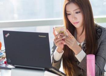 IMiss爱蜜社 – 慵懒的午后和萌白酱的少女原图，图册在那里发出异样的响声。