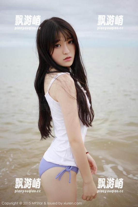 MFStar模范学院 - 隐藏在泳池里的草莓兔兔，美图让人分分钟想跳进去！