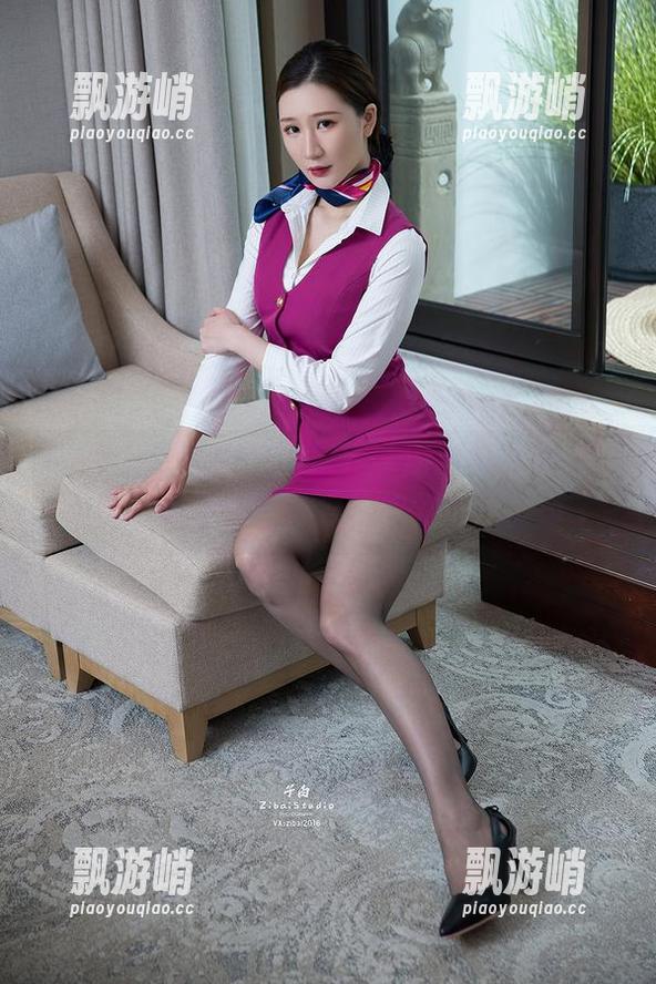 TouTiao头条女神 - 分享周思超的海军学生服！不怕淹没，只怕你的眼睛受不了