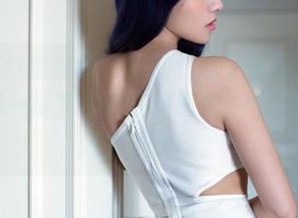 TuiGirl推女郎 – 她的豹纹让李丽莎的作品如同一场梦幻野性的派对，一不小心就迷失了方向。