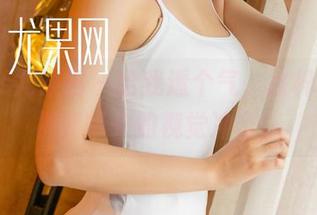 UGirls尤果网 – 给我透个气，徐梓伊泳装福利带来的视觉冲击。