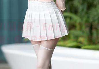 XIAOYU语画界 – Emily顾奈奈酱的网袜合集：情不自禁地想要一探究竟。
