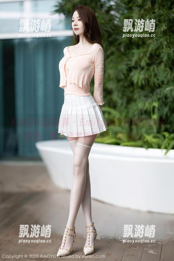 XIAOYU语画界 - Emily顾奈奈酱的网袜合集：情不自禁地想要一探究竟。
