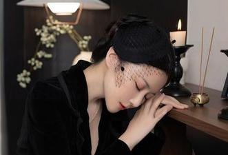 Xiuren秀人网 – 长腿不止是传说，Carol周妍希的套图让你必须下载，绝不后悔！