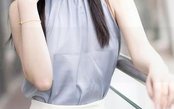 Xiuren秀人网 – 最新的护士风潮？看Erikaki分享，白大褂也能走花路！
