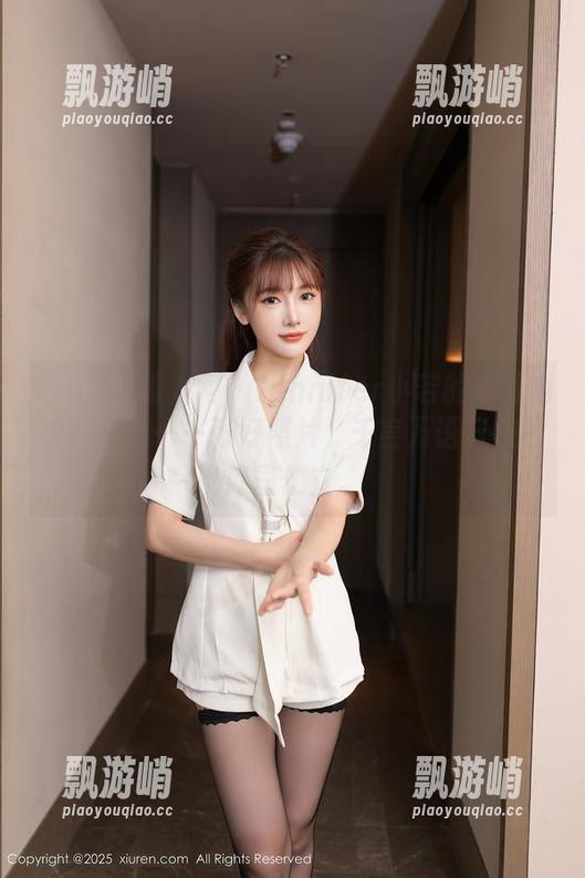Xiuren秀人网 - Jennifer小若的户外豹纹写真——一张好照片，千言万语只在图库里伫立。
