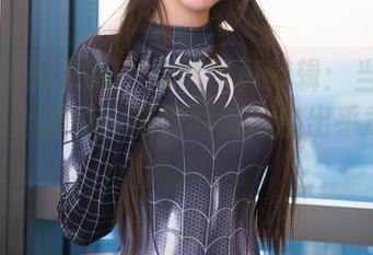 Xiuren秀人网 – 高清写真特辑：当安妮Tess遇上粉色，随意间流露出出乎意料的迷人。