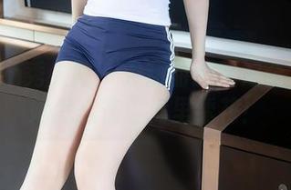 Xiuren秀人网 – 尹甜甜的厨娘合集：看她怎么在厨房里绣花！