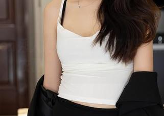 Xiuren秀人网 – 当柚子178穿上清纯的衣服，套图让人心痒痒