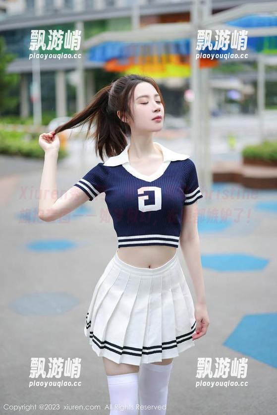 Xiuren秀人网 - 看吧，黄可Christine旗袍套图——如梦似幻，衣服都嫉妒了！
