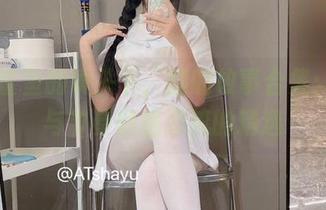 在at鲨鱼的镜头下，腿的故事合集：优雅与节奏随意漂流的精选