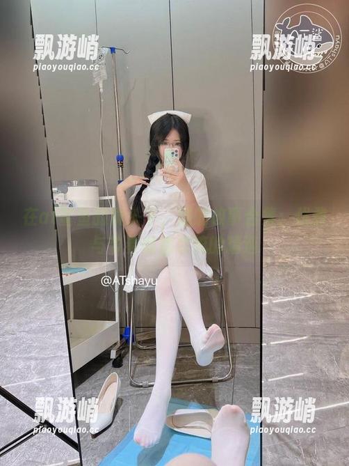 在at鲨鱼的镜头下，腿的故事合集：优雅与节奏随意漂流的精选
