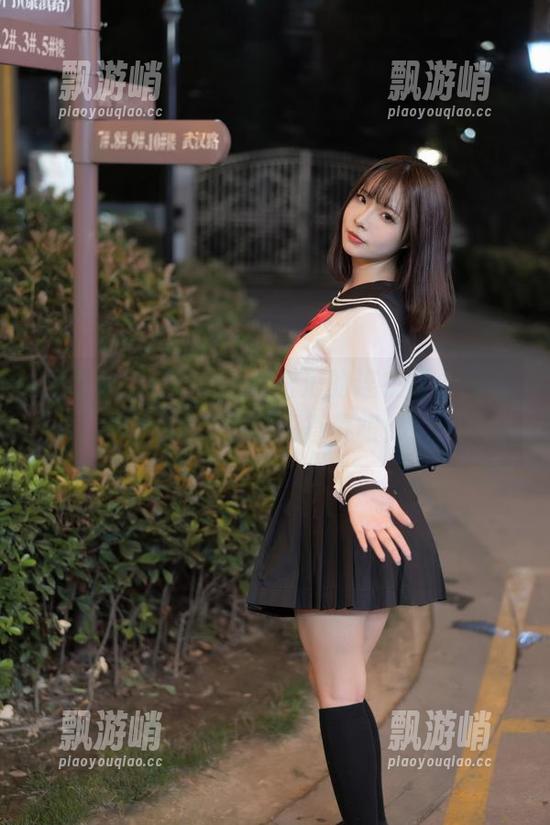 再次沐浴在yuuhui玉汇的连衣裙合集里，最新更新简直养眼！