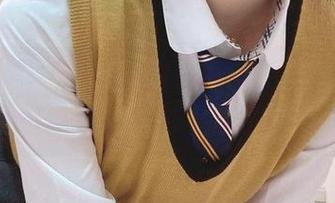けん研(けんけん)的旗袍：为了图包，她可能连睡觉都不想了吧？
