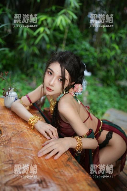 在余多多Dudu的作品图库里，剧情也是低调奢华吧？