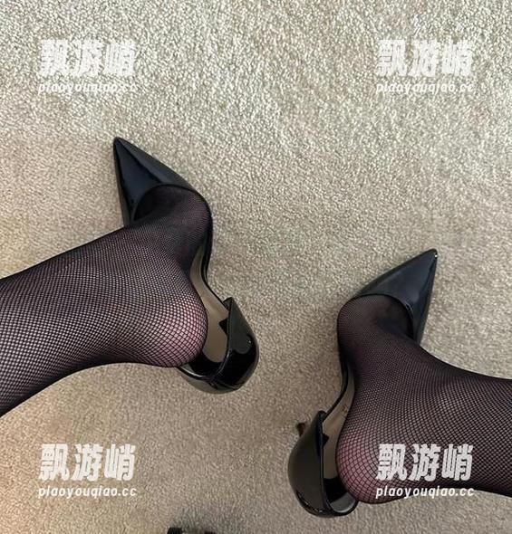 微密圈 - 免费的蕾丝写真，保守的二舅妈你这招是想烧掉我的理智吗？