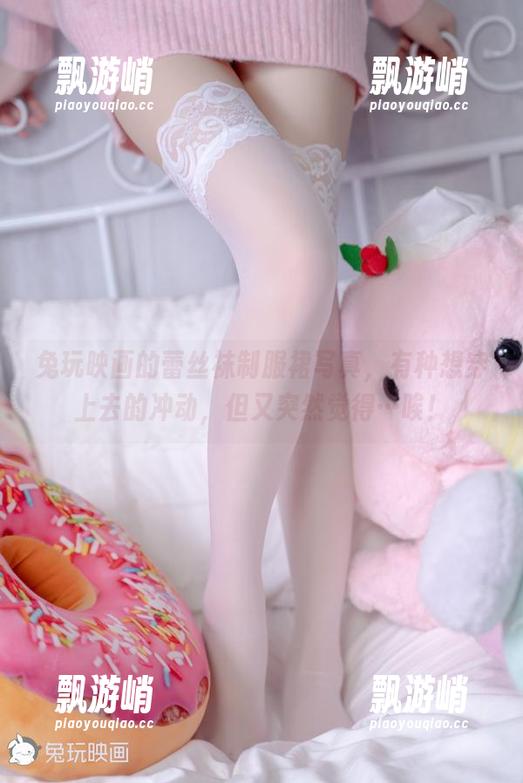 兔玩映画的蕾丝袜制服裙写真，有种想穿上去的冲动，但又突然觉得…唉！