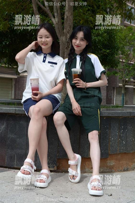 初夏女神 - 柒柒的“制服”私房图包，工作时也能不失风味？