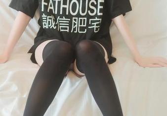 私拍里的白丝和双马尾交织，喵糖映画把我打回了少年时的想法！