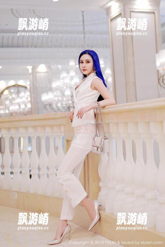 嗲囡囡 - 周于希的兔女郎套图更新，在干嘛？兔耳朵朝左翘就对了！