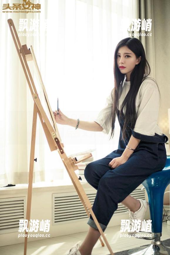头条女神-JennyR 头条女神 - 说好只看JennyR的健身写真,结果下载后我又开始吃薯片了?