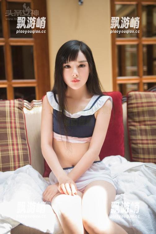 头条女神 - 王竹的比基尼合集：色彩与曲线的碰撞