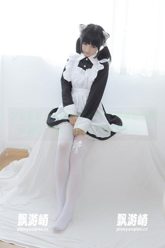 少女秩序-乐栀 少女秩序 - 乐栀的黑白写真,好像在对我打招呼,壁纸上的自己也蠢蠢欲动。