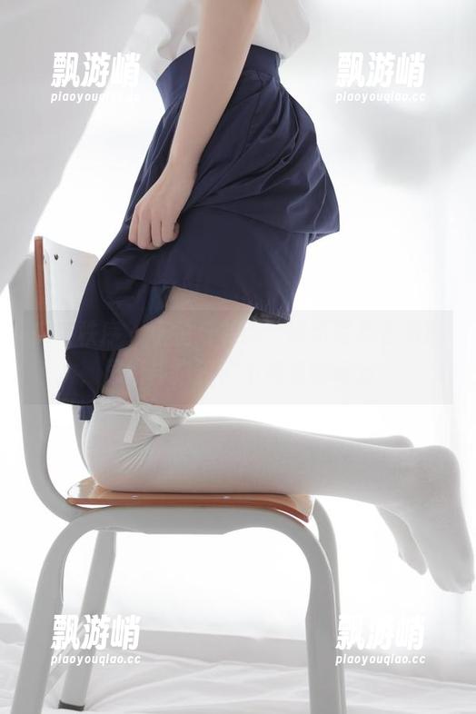 少女秩序 - 小鱼与礼服，高清写真在眼前，思绪却跑到了不知名的地方…