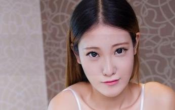 尤物馆 – 陆萱萱Cecilia的白裙作品集全新更新！这秋天，要不要试试把好看的穿上呢？
