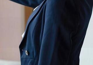 尤蜜荟 – 周妍希在海边，定制从容的气息和偶尔的迷茫