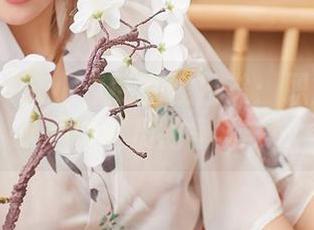 尤蜜荟 – 艾小青的在线日常：职业装VS快递员的争斗