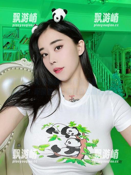 微密圈 - 张老师的白色作品下载指南：一键GET！眼前的一切都是白色的魔法嘛？
