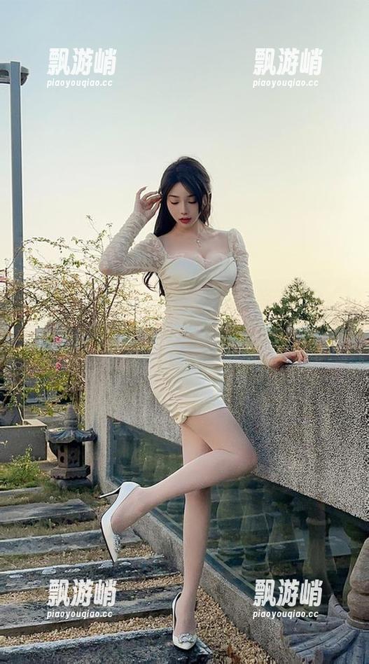 微密圈 - 讲真，那个“玲珑身姿”结合“徐莉芝”的写真图片，太赞了，让人浮想联翩。