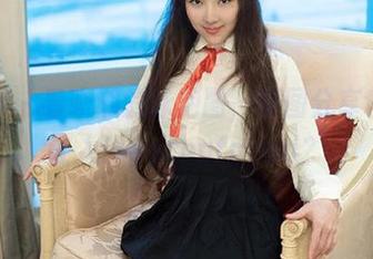推女郎 – 看吻熙的泳池图，原图分享也许能让人lessconfused？