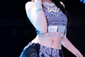 星黛鹿鹿i来啦！想看英梨梨皮衣的写真合集，我来给你放大招！