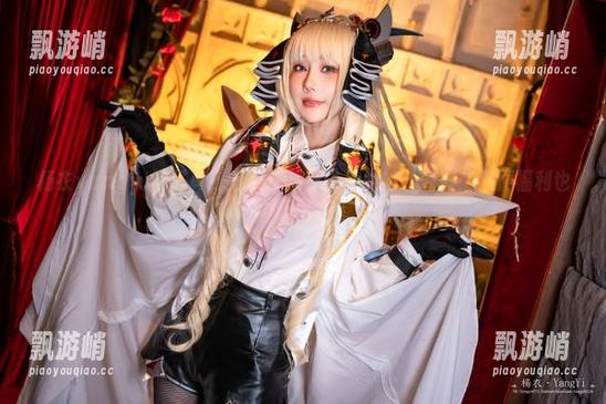 杨衣yangyi的写真，刚翻开就直击少女的非纯欲，顺便福利也来了！