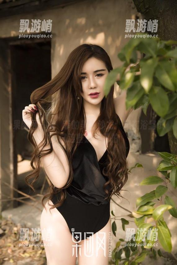 果团网 - 龚玥菲的美图沙龙：想在浴室试试这些别致私拍