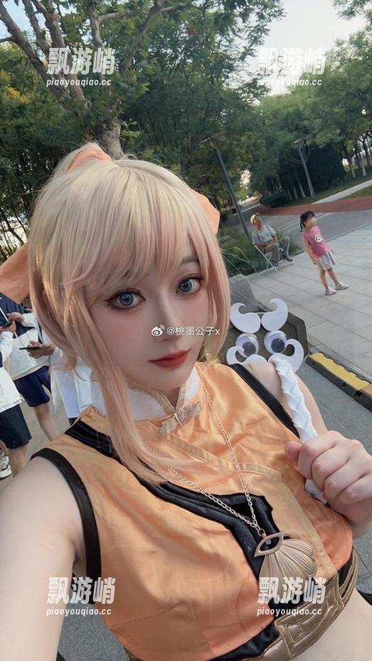 窗边写真，桃墨公子分享：换个角度，窗外的烦恼都被我挡在了门外！