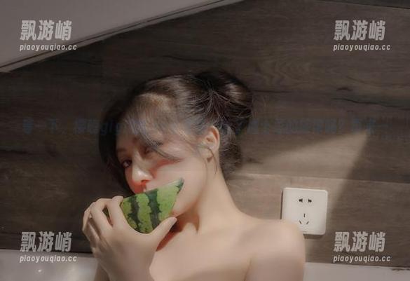 等一下，樱晚gigi的Cos分享里有除了威士忌的旋律吗？再来一杯？