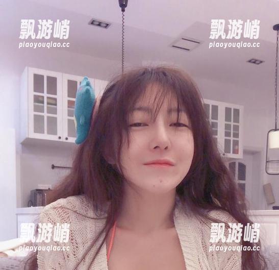 樱晚gigi图册：朦胧的球场，大家都在默默关注那个“反差”！