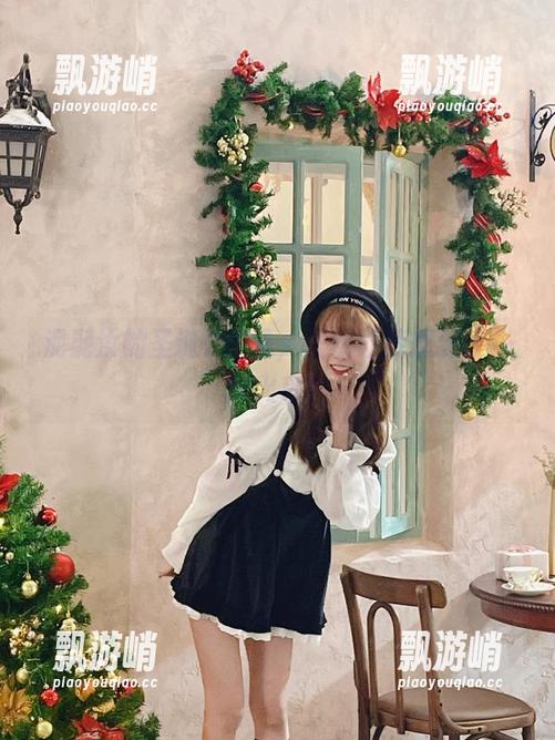 泥泥汝的圣诞B作品，居然让我想到了…烤火鸡？