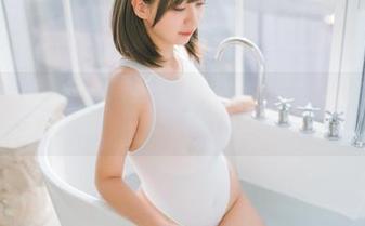 网盘上有浅安安的吊带合集，敢问谁能拒绝这种‘吊’人的魅力？