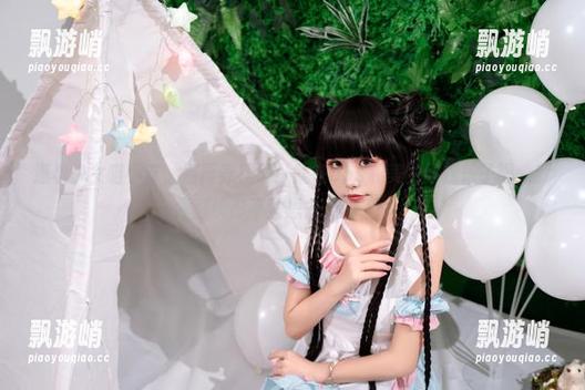 爆机少女喵小吉，别再养花了！就在cos和美图间找乐子吧，我都快忍不住想去点赞了。