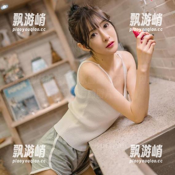 在王羽杉的泳池，水面波澜不惊，内心戏却丰富到不行的图片合集！