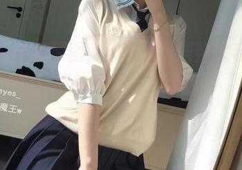 把玩儿这组原图，你会发现眼酱大魔王w的D.VA女仆真的有种让人眷恋的“绝对领域”。