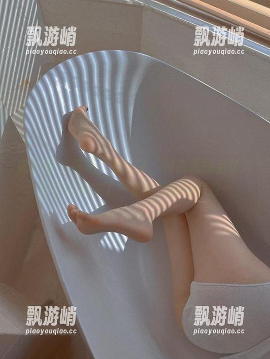 微密圈 - 好吧，我认了，禅院熏的全套美脚写真磨掉了一点我对脚的偏见…