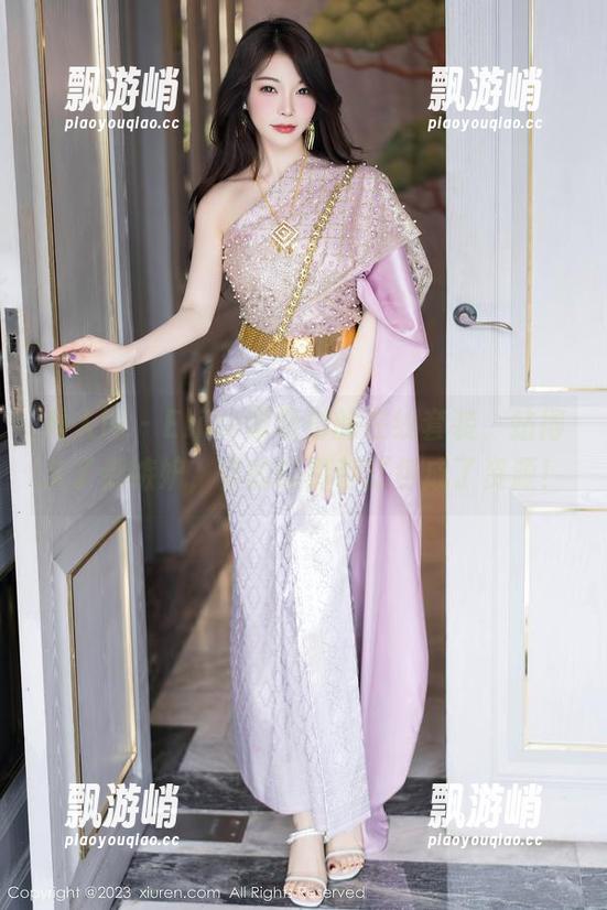 秀人网 - Elise谭晓彤的在线套装，站得久了都嫉妒，你的懒惰都打包成了资源！