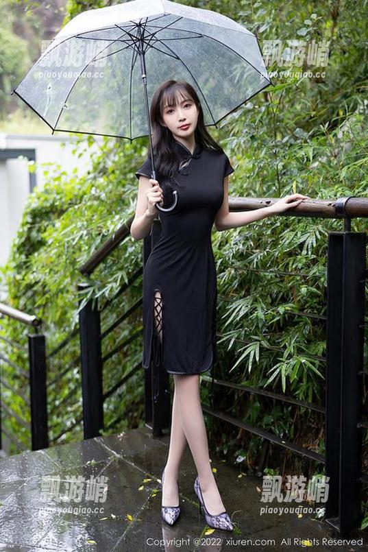 秀人网 - 安然Maleah的无圣光：她的可爱像是一杯过了期的可乐，酸甜适中。